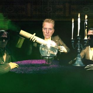 Watch – Queens Of The Stone Age ‘Head Like A Haunted House’
