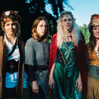 Chastity Belt return with single & video ‘Fear’, announces ‘Fake / Fear’ 7″